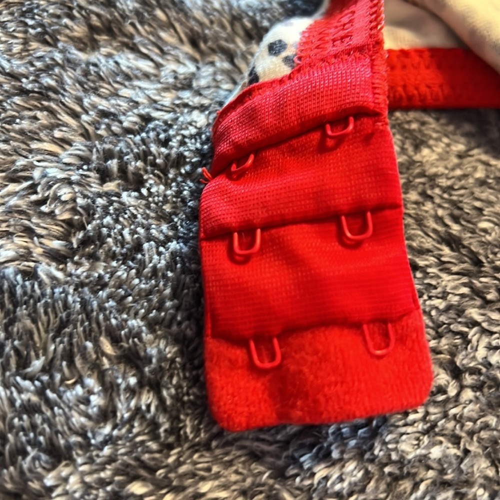 Victoria’s Secret wire bra - Picture 2 of 3